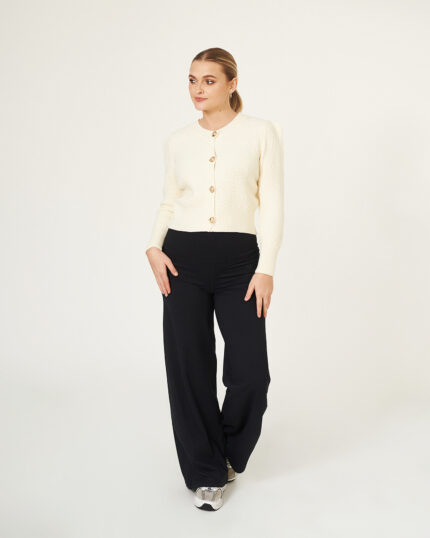 Cardigan Minimalista con Botones
